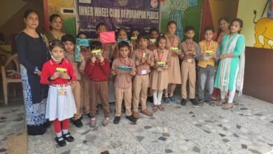 Photo of बच्चों में हुई दिया बनाने की प्रतियोगिता, विजेता पुरस्कृत