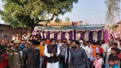 Photo of सांसद वरुण गांधी ने जानी संविदा कर्मचारियों की समस्याएं, निराकरण कराने का दिया आश्वासन