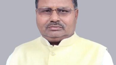 Photo of पूरनपुर विधायक बाबूराम पासवान व भाजपा नेता रितुराज़ पासवान की तरफ से दीवाली की हार्दिक शुभकामनाएं