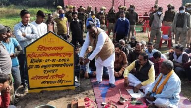 Photo of शहीदों को समर्पित पूरनपुर के अग्निशमन केंद्र का विधायक बाबूराम पासवान ने किया शिलान्यास