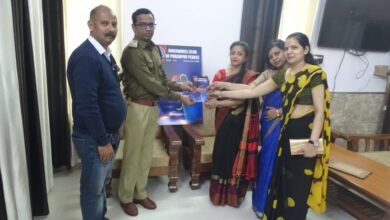 Photo of जेल अधीक्षक ने किया इनरव्हील क्लब की पुस्तक ‘अपराजिता’ का विमोचन