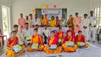 Photo of एकल विद्यालय के बच्चे टेबलेट में पढ़ेंगे पाठ, जोगराजपुर से शुरू हुआ वितरण