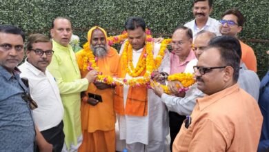 Photo of लखनऊ से लौटे नव निर्वाचित पीसीयू चेयरमेन सुरेश गंगवार का जनपद सीमा पर हुआ भव्य स्वागत