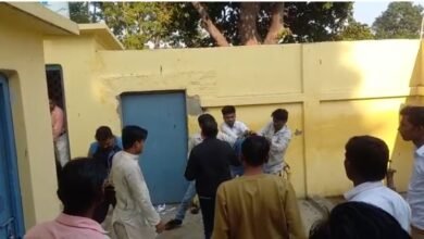 Photo of पूरनपुर ब्लाक में फिर चले लात घूंसे, ब्लाक प्रमुख ने बीडीओ को पत्र लिखकर जताई नाराजगी, व्यक्त की अनहोनी की आशंका