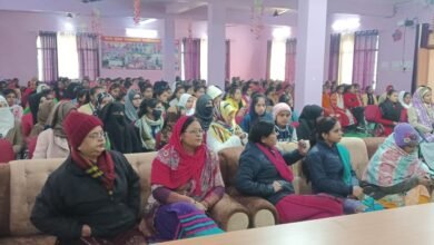 Photo of पूरनपुर के गन्ना कॉलेज में हुई गोष्ठी में छात्राओं को सिखाये आत्मरक्षा के गुर