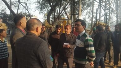 Photo of डीएम ने किया पूरनपुर चीनी मिल का निरीक्षण, ओवरलोड वाहनों पर रोक लगाने और समय से तौल करने के दिए निर्देश