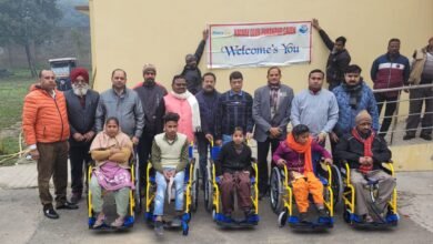 Photo of रोटरी क्लब ने 5 दिव्यांगों को सौपीं व्हील चेयर, विधायक बाबूराम भी पहुंचे