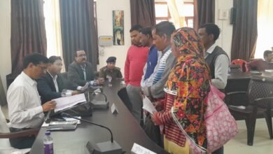 Photo of जिलाधिकारी ने पूरनपुर के तहसील सम्पूर्ण समाधान दिवस में सुनीं शिकायतें, 19 में से 11 का कराया निस्तारण