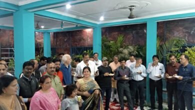 Photo of भारतवर्षीय ब्राह्मण महासभा के पदाधिकारी होली पर मिले गले, लिया बड़ों का आशीर्वाद