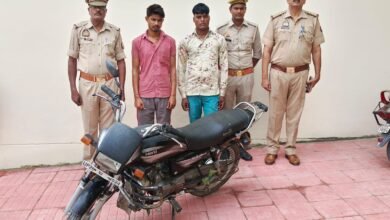 Photo of पुलिस ने चोरी की मोटरसाइकिल सहित दो आरोपियों को दबोचा, जेल भेजा