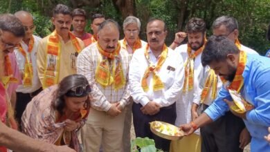 Photo of अखिल भारतवर्षीय ब्राह्मण महासभा कराएगी भगवान परशुराम मन्दिर का निर्माण, रखी गई धर्मशाला की भी आधारशिला