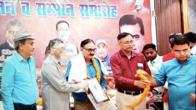 Photo of अभा साहित्य संघ ने पत्रकार डॉक्टर अमिताभ अग्निहोत्री व उमेश अद्भुत को किया सम्मानित