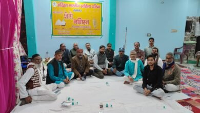 Photo of “शोहरत जहां की दौलतें दुनियां भी हुस्न भी,  सब कुछ था उसके पास मगर आइना न था”