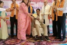 Photo of पीलीभीत : सवा सौ साल का हुआ आयुर्वेदिक कॉलेज, पुरातन छात्र सम्मानित, पूर्व मंत्री के भाई ने लिया सम्मान