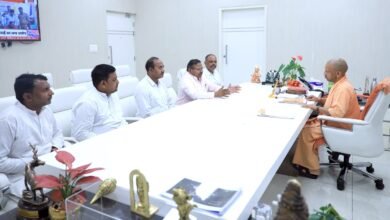 Photo of लखनऊ में मुख्यमंत्री से मिले जिले के 2 विधायक, एक पूर्व मंत्री और छह भाजपा नेता भी पहुंचे सीएम दरबार